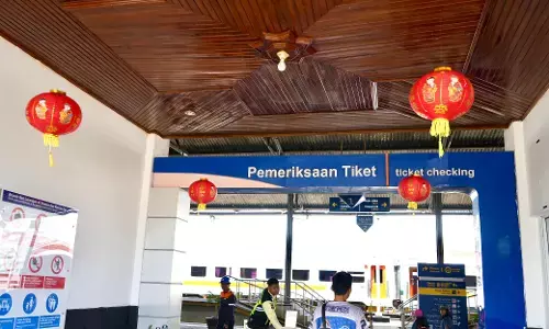 Libur Imlek 2577 Kongzili, 16.531 kursi KA Lokal Divre II Sumbar masih tersedia Libur Imlek 2577 Kongzili, 16.531 kursi KA Lokal Divre II Sumbar masih tersedia