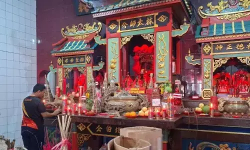 Kelenteng Tek Seng Bio Cikarang bersolek sambut Imlek Kelenteng Tek Seng Bio Cikarang bersolek sambut Imlek