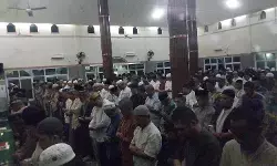 Masjid Al Manar Bekasi gelar tarawih pertama, 350 jemaah padati saf salat