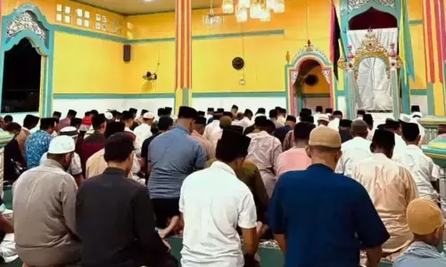 Warga muslim di Leihitu Maluku Tengah puasa 1 Ramadhan hari ini Warga muslim di Leihitu Maluku Tengah puasa 1 Ramadhan hari ini