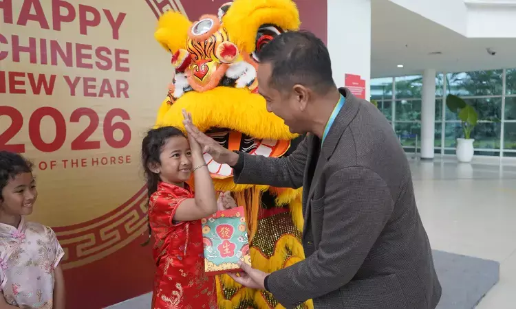 Peringati Sinchia, Bandara Internasional Syamsudin Noor gelar pertunjukan Barongsai