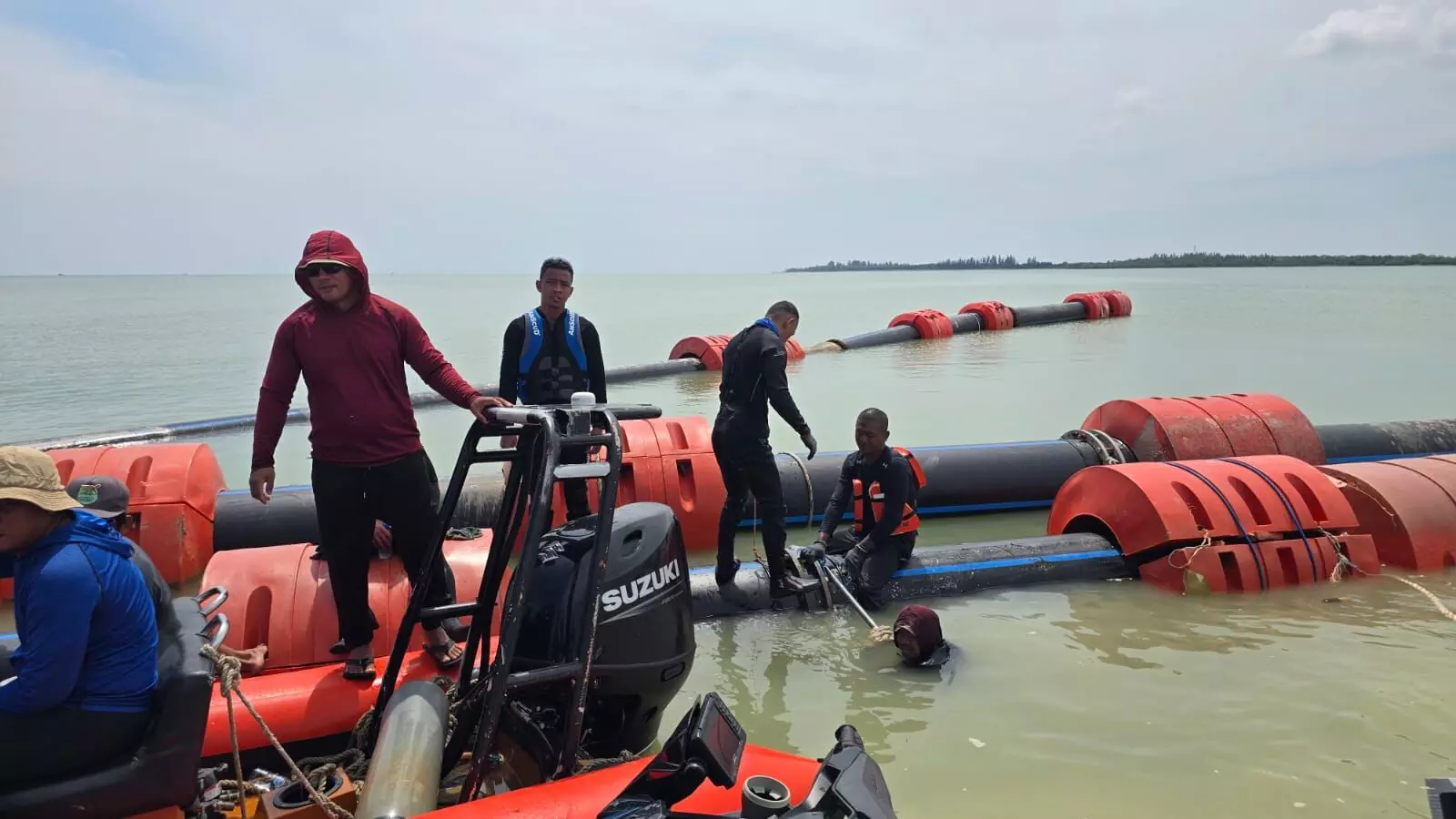 Satgas Kuala TNI-Jhonlin gerak cepat atasi sedimentasi Muara Kuala Penaga Satgas Kuala TNI-Jhonlin gerak cepat atasi sedimentasi Muara Kuala Penaga