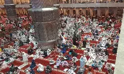 Jamaah berbondong-bondong tarawih pertama Ramadhan di Masjid Istiqlal