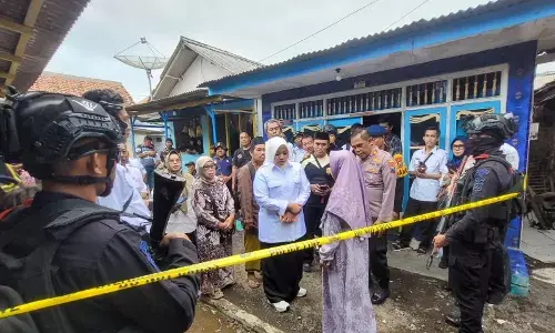 Pemkab Situbondo bantu perbaikan rumah warga terdampak ledakan Pemkab Situbondo bantu perbaikan rumah warga terdampak ledakan