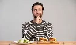 Apa Itu mokel? Fenomena batal puasa yang sering terjadi