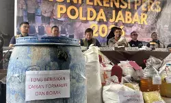 Polda Jabar bongkar pabrik mie mengandung formalin dan boraks di Garut