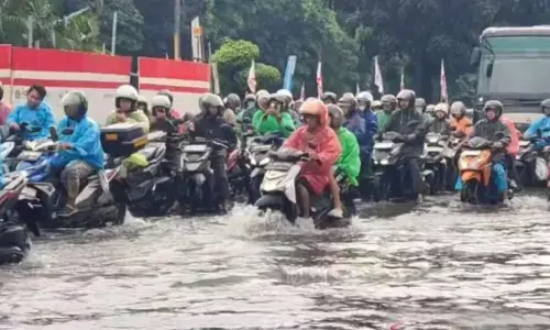 Dua unit pompa apung dikerahkan untuk atasi genangan di DI Panjaitan