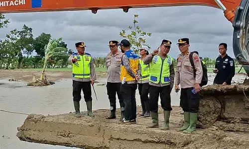 Perbaikan tanggul jebol dikebut, jalur Semarang-Purwodadi ditargetkan pulih sebelum lebaran