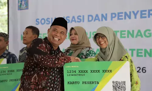 Pemkab Sleman serahkan BPJS Ketenagakerjaan untuk anggota BPKal