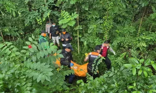 Seorang pria ditemukan tewas gantung diri di kawasan kampus Jatinangor