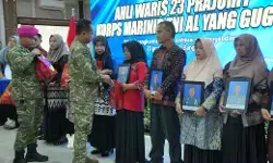 Panglima TNI serahkan bantuan kepada ahli waris prajurit gugur saat latihan di Cisarua