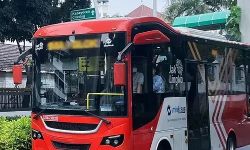 Transjakarta setop operasional sejumlah rute layanan imbas banjir Transjakarta setop operasional sejumlah rute layanan imbas banjir