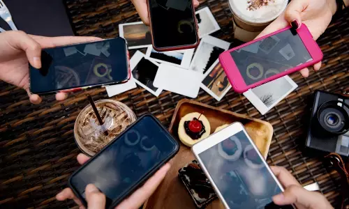 Perbandingan spek HP mid-range terbaik 2026