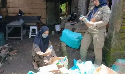 Razia Hari Pertama Ramadan, Satpol PP Kudus amankan ratusan botol miras