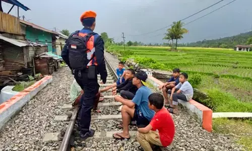 KAI Divre II Sumbar imbau masyarakat tidak “ngabuburit” di jalur kereta api
