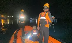 SAR evakuasi jasad pemuda yang jatuh di Jembatan 3 Barelang