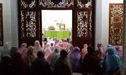 Malam Ke-3 Ramadan, jemaah membludak di Masjid Darut Taqwa OKI