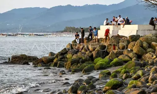 Ngabuburit NTB: Menjaga waktu di batas Maghrib