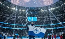 Sosok pembawa bendera di closing ceremony olimpiade musim dingin 2026