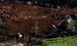 23 Februari 2010: Enam RT tertimbun longsor Pegunungan Waringin Pasirjambu 23 Februari 2010: Enam RT tertimbun longsor Pegunungan Waringin Pasirjambu