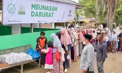 Semarakkan Ramadan di Aceh, BAZNAS RI buka puasa bersama penyintas banjir di meunasah darurat