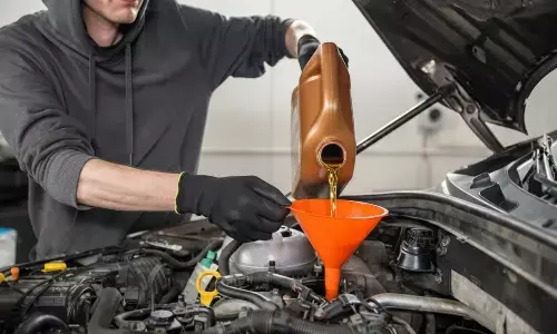 Ciri oli mesin mobil harus diganti