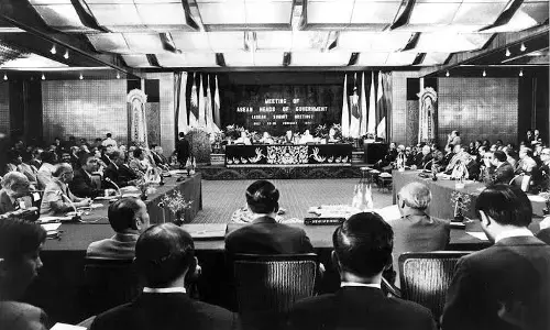 24 Februari 1976: KTT I ASEAN di Bali 24 Februari 1976: KTT I ASEAN di Bali