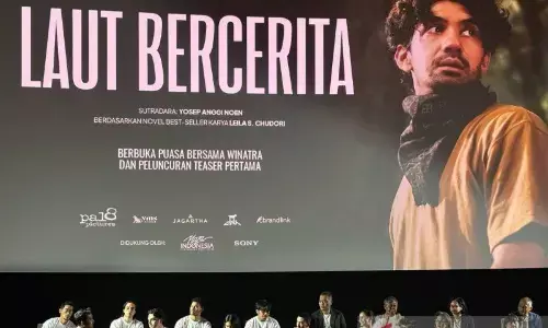Reza akui berpegang pada novel dan skenario dalam Laut Bercerita Reza akui berpegang pada novel dan skenario dalam Laut Bercerita