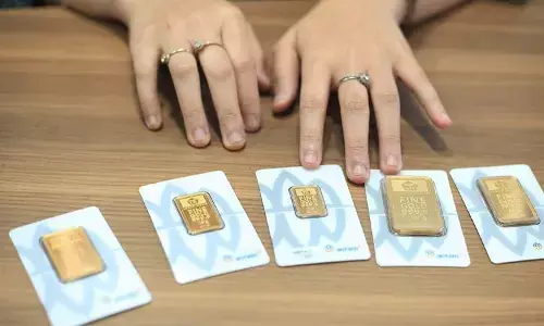 Rabu ini emas Antam merosot Rp45.000 ke angka Rp3,023 juta/gr