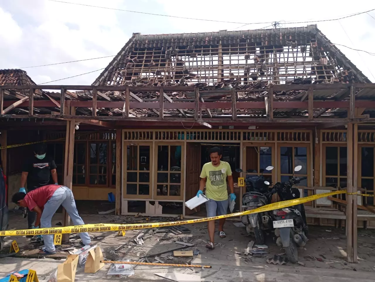 12 warga Jateng terkapar karena ledakan mercon 12 warga Jateng terkapar karena ledakan mercon