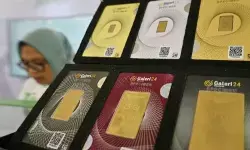 Emas UBS Rp3,082 juta/gr dan Galeri24 Rp3,057 juta/gr Kamis pagi ini Emas UBS Rp3,082 juta/gr dan Galeri24 Rp3,057 juta/gr Kamis pagi ini