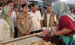 Cek `kepokmas` di Pasar Bitingan, Kapolres Kudus: Stok aman dan distribusi lancar