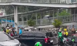 Polisi lakukan tes urine pada pengemudi mobil ugal-ugalan di Jakpus Polisi lakukan tes urine pada pengemudi mobil ugal-ugalan di Jakpus