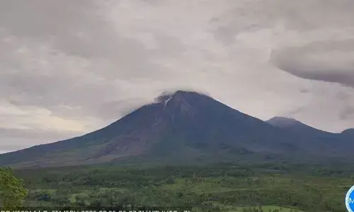 Getaran banjir lahar Gunung Semeru tercatat hampir empat jam