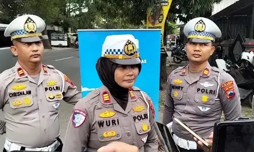 Satlantas Polres Tegal tebar berkah Ramadan di jalan raya