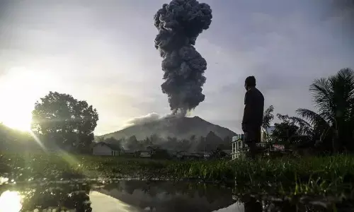 Badan Geologi perluas rekomendasi radius aman pasca-erupsi Gunung Ibu
