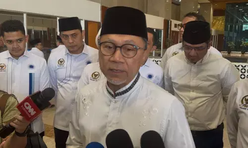 Fraksi PAN DPR RI gelar buka puasa bersama, Zulhas tekankan kesalehan sosial dan soliditas partai
