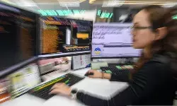 IHSG ditutup menguat di tengah wait and see data ekonomi pekan depan