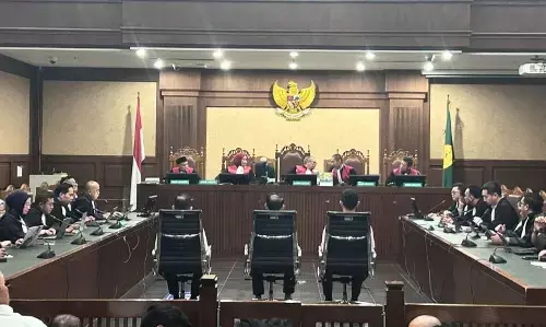 Sidang putusan korupsi minyak mentah digelar hingga dini hari Sidang putusan korupsi minyak mentah digelar hingga dini hari