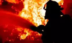 36 personel damkar dikerahkan padamkan kebakaran ruko di Cakung