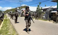 Patroli dialogis di Paniai, Satgas Damai Cartenz 2026 kedepankan pendekatan humanis