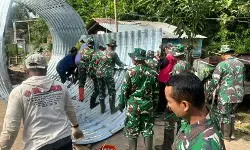 Kodim Kudus bangun jembatan armco untuk penghubung di Desa Pedawang