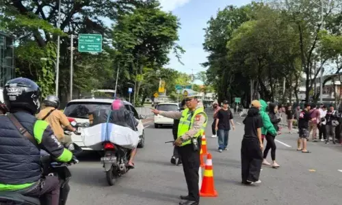 Polantas amankan lalu lintas saat puncak perayaan Imlek Nasional