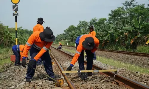 KAI Daop 4 Semarang tingkatkan perawatan rel jelang mudik 2026