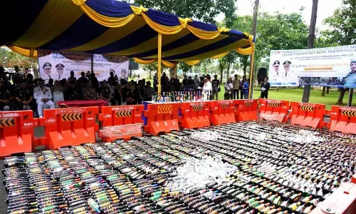 Pemkot Tangerang musnahkan ribuan botol miras hasil penindakan setahun Pemkot Tangerang musnahkan ribuan botol miras hasil penindakan setahun