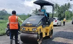 Pemkab Temanggung tambal jalan di jalur alternatif Lebaran