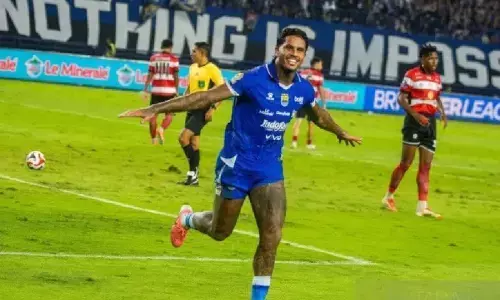 Pesan Umuh jelang Persib hadapi Persebaya di Surabaya Pesan Umuh jelang Persib hadapi Persebaya di Surabaya