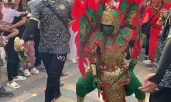 Ratusan Tatung Singkawang lakukan ritual cuci jalan jelang Cap Go Meh