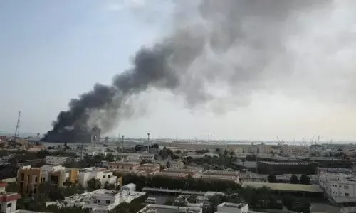 Media: Iran serang 6 pangkalan militer AS di kawasan Teluk