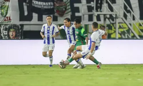 Pelatih Persebaya puji mental pemain usai tahan imbang Persib